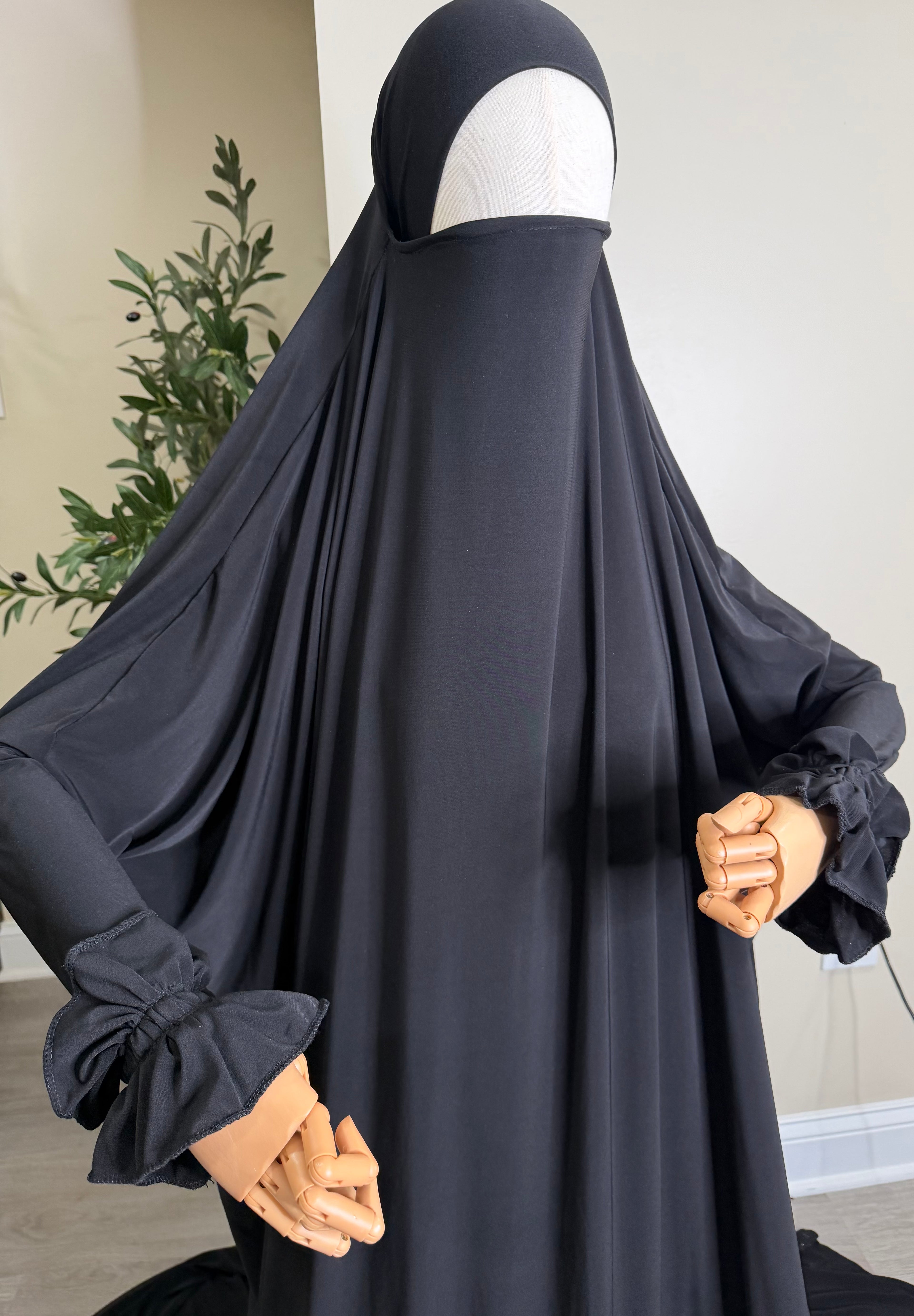 Ruffled sleeve ruffled bottom Jilbab